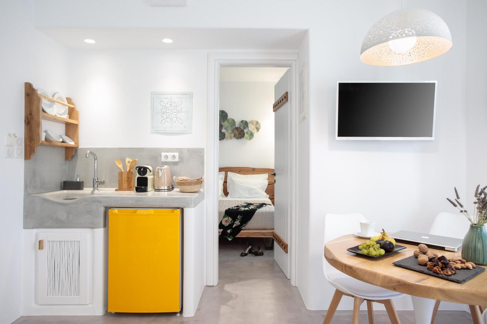 Halcyon Suites And Villas Naxos Agios Thaleleos 外观 照片