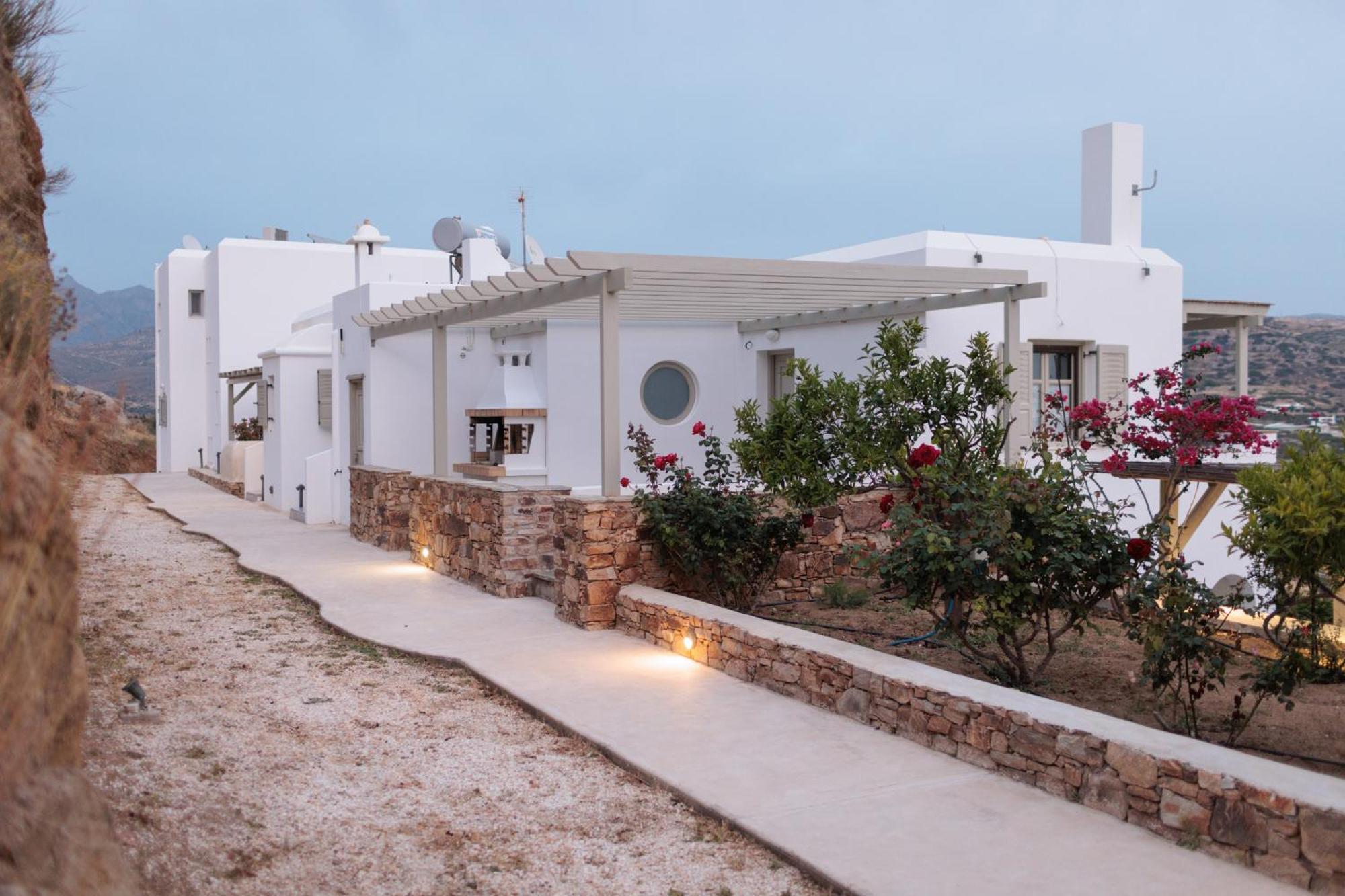Halcyon Suites And Villas Naxos Agios Thaleleos 外观 照片